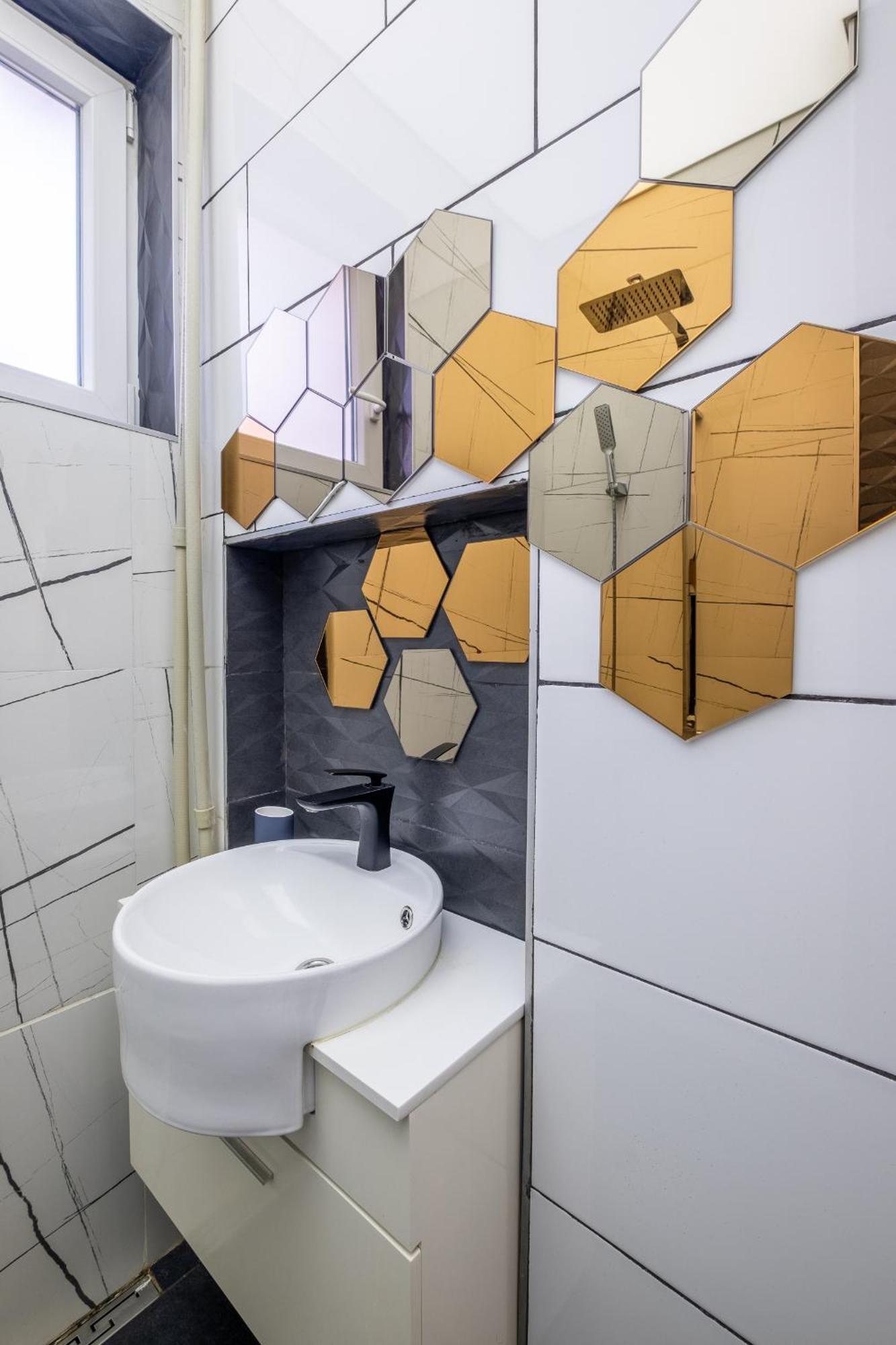 Modern , Spacious 2Br Apartment In Top Center Sofia Eksteriør billede